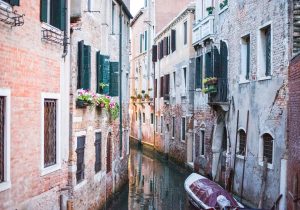 Miss USA 2011 Alyssa Campanella from The A List blog visits Venice, Italy