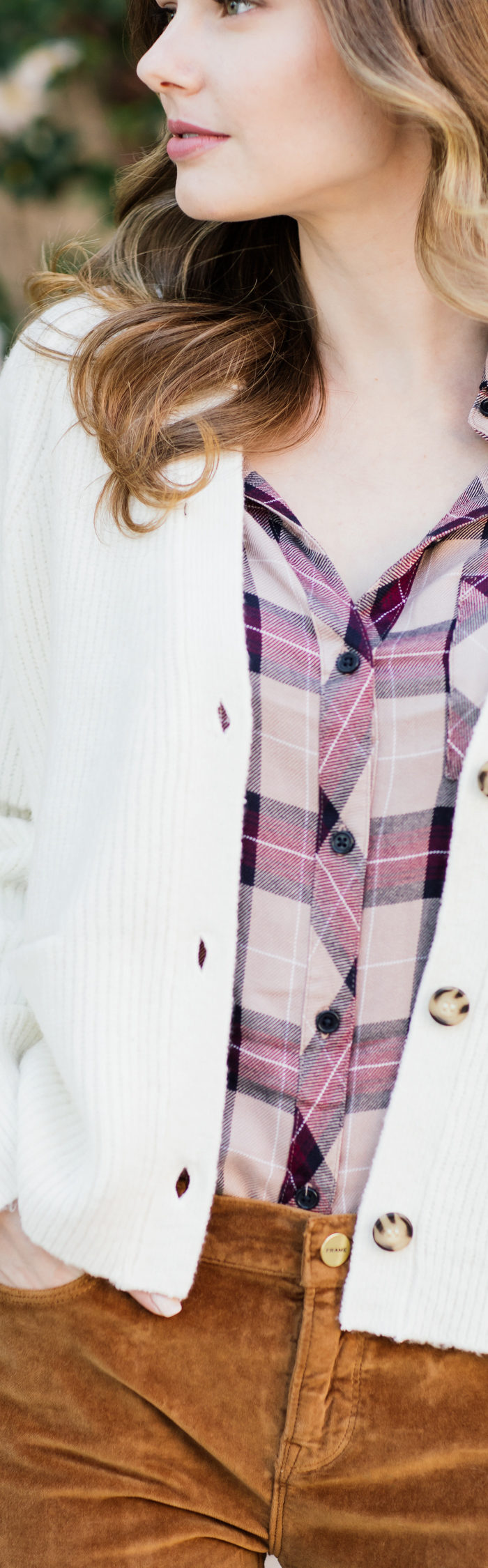 Alyssa Campanella of The A List blog wears Frame velvet jeans and Leith cardigan for the perfect fall outfit