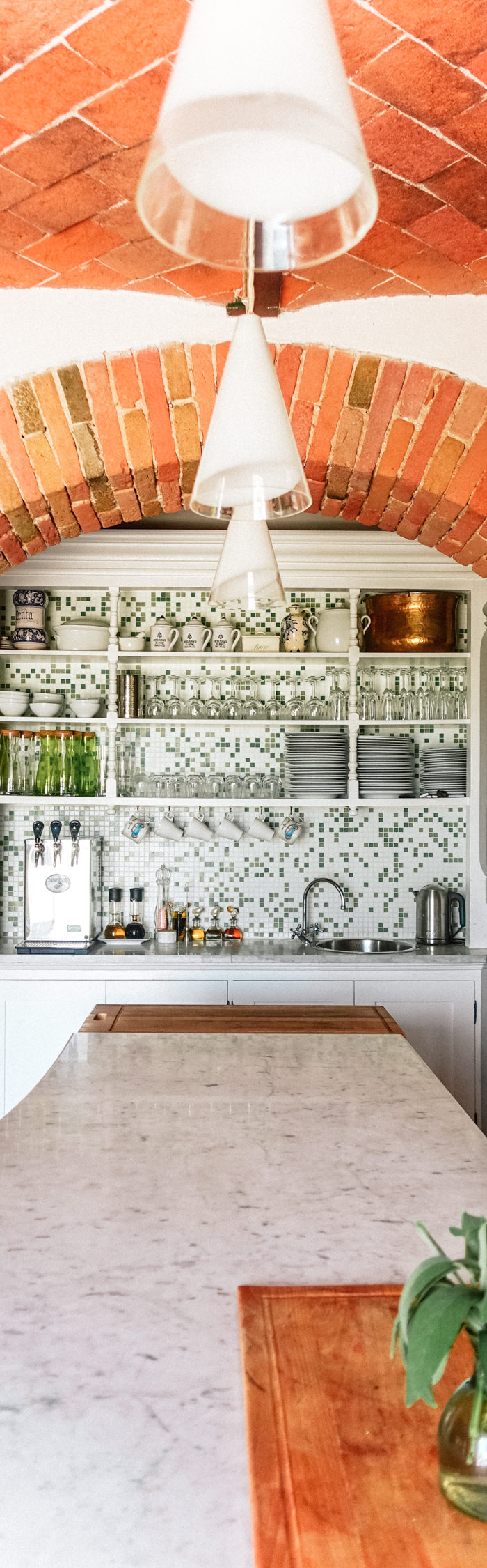 Alyssa Campanella of The A List visits Fontelunga villa in Tuscany, Italy