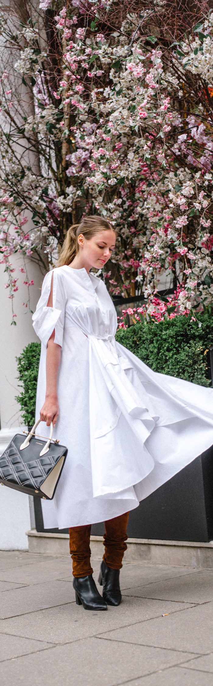 Alyssa Campanella of The A List blog wears Palmer Harding Sequel shirt with Strathberry midi tote bag in London