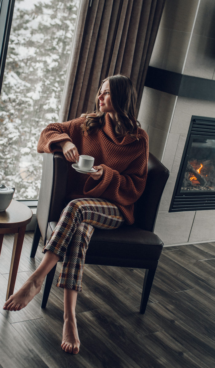 Alyssa Campanella of The A List blog visits Estérel Resort in Québec wearing Free People Park City sweater and Free People plaid pants