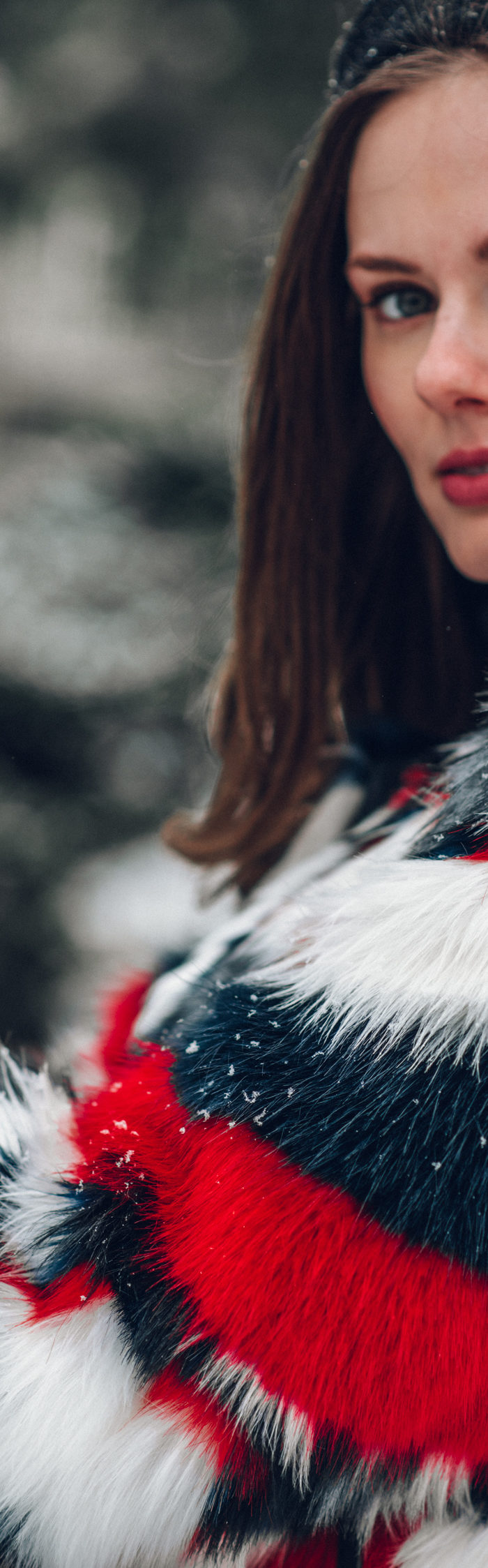 Alyssa Campanella of The A List blog shares glamorous faux fur coats wearing Urbancode London faux fur coat