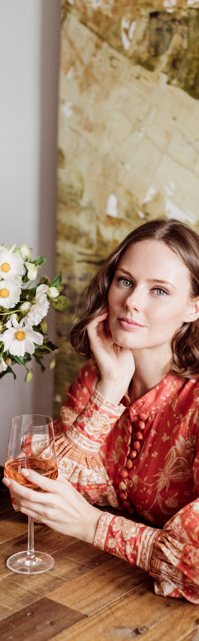 Alyssa Campanella of The A List blog endorses breast cancer awareness with Chloe wine