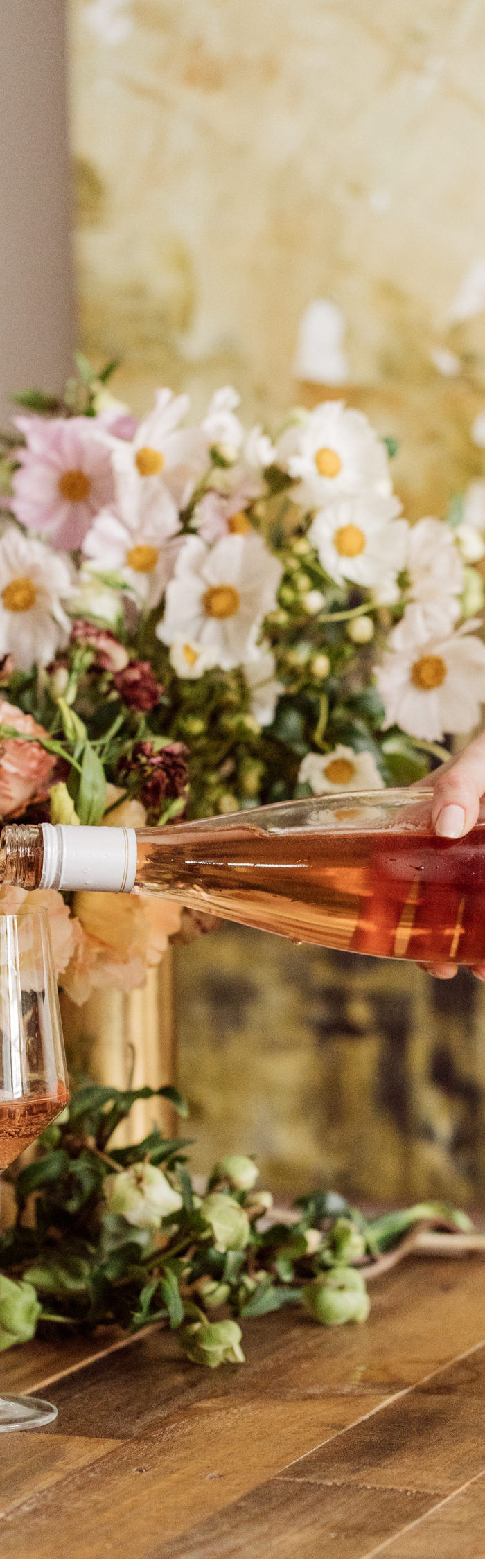 Alyssa Campanella of The A List blog endorses breast cancer awareness with Chloe wine