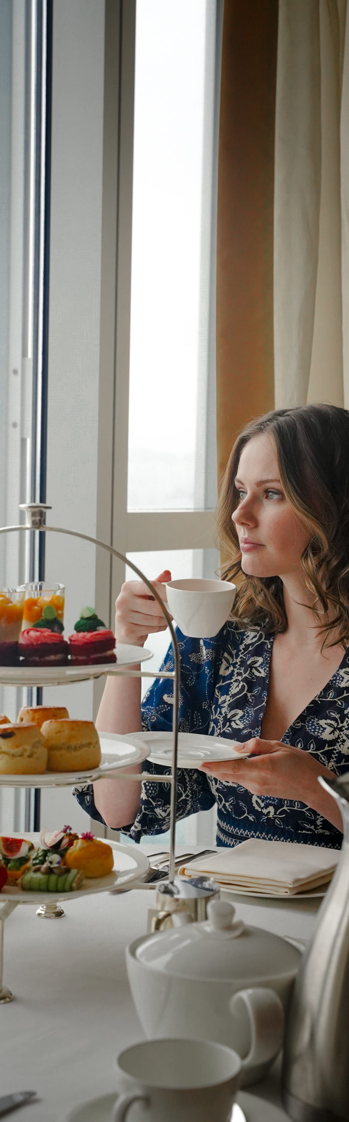 Miss USA 2011 Alyssa Campanella of The A List blog stays at Four Seasons Hotel Hong Kong for her birthday