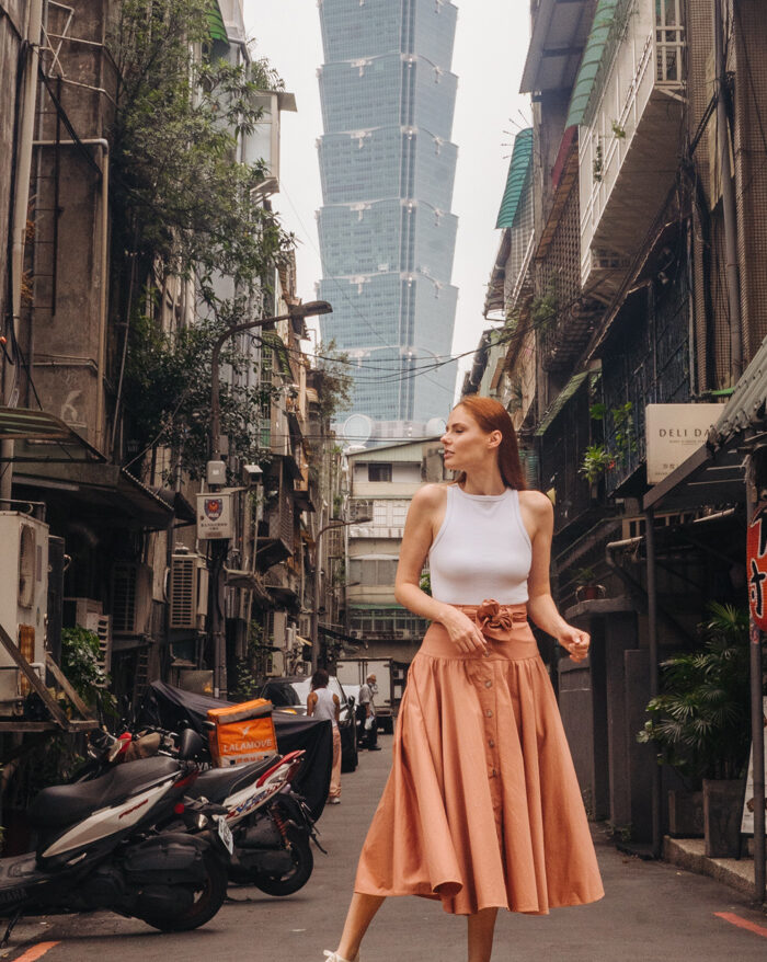 Miss USA 2011 Alyssa Campanella of the A List blog exploring Taipei, Taiwan