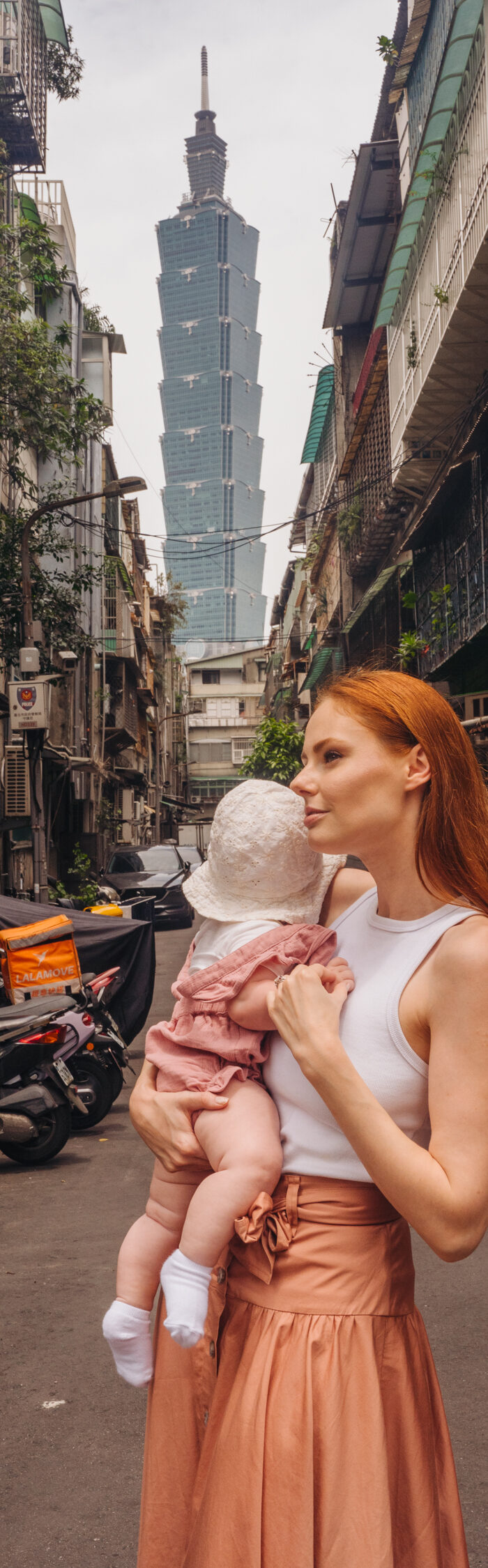 Miss USA 2011 Alyssa Campanella of the A List blog exploring Taipei, Taiwan