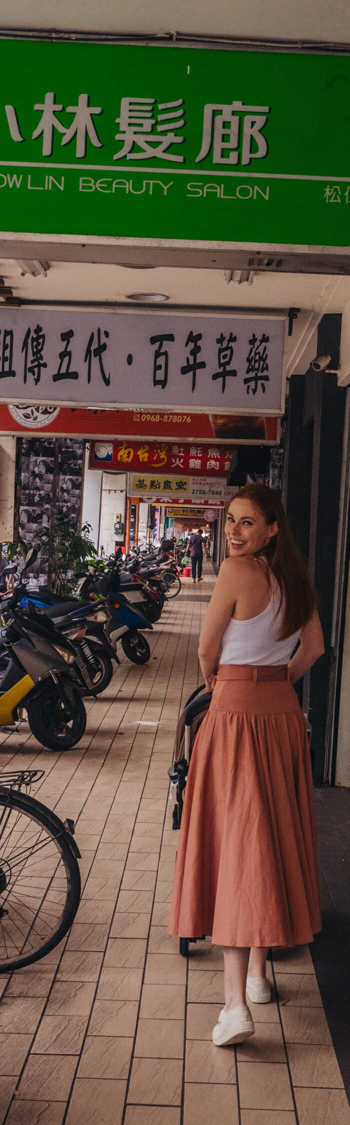 Miss USA 2011 Alyssa Campanella of the A List blog exploring Taipei, Taiwan