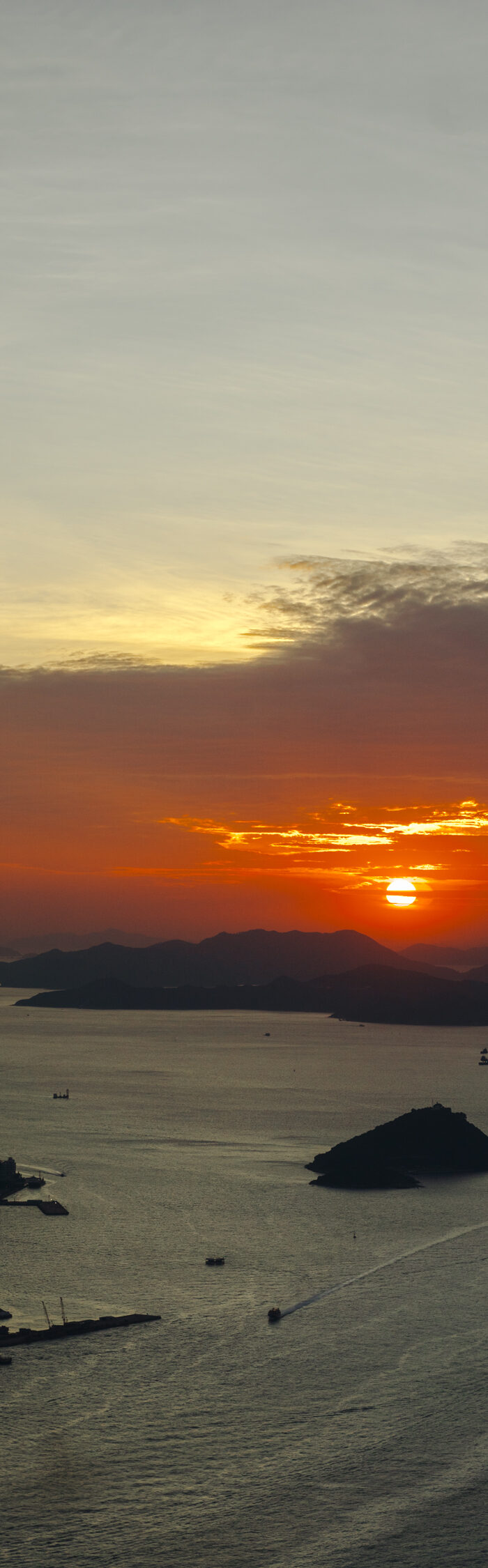 Miss USA 2011 Alyssa Campanella of The A List blog visits Ritz Carlton Hong Kong and Clé de Peau afternoon tea