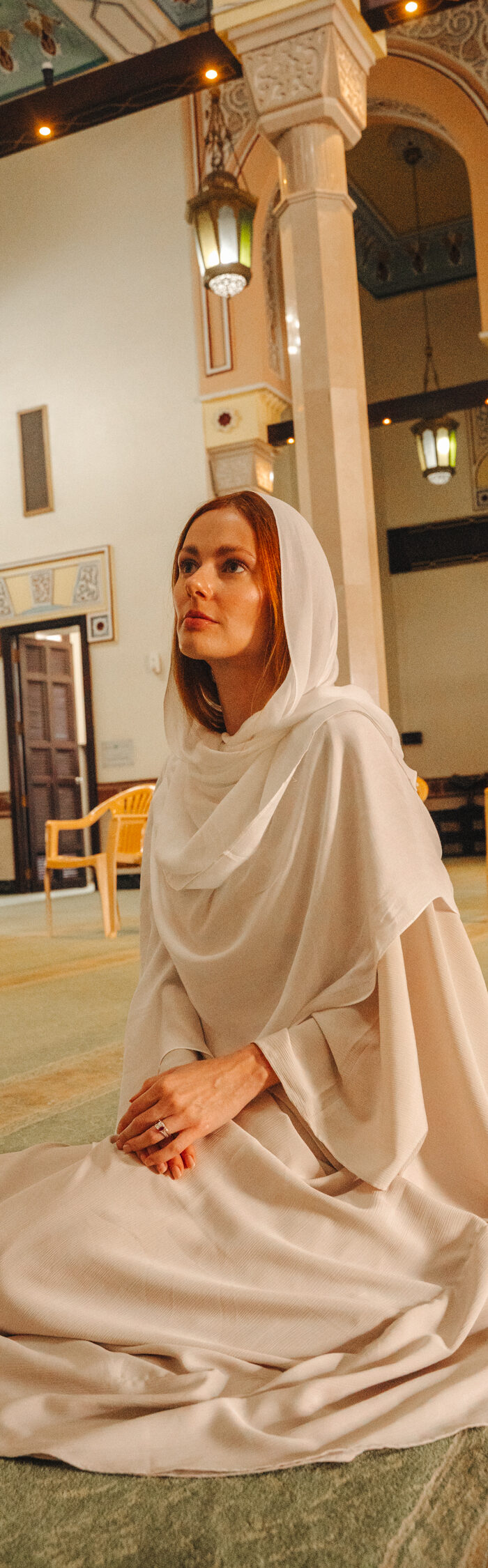 Miss USA 2011 Alyssa Campanella of The A List blog visits Jumeirah Mosque in Dubai