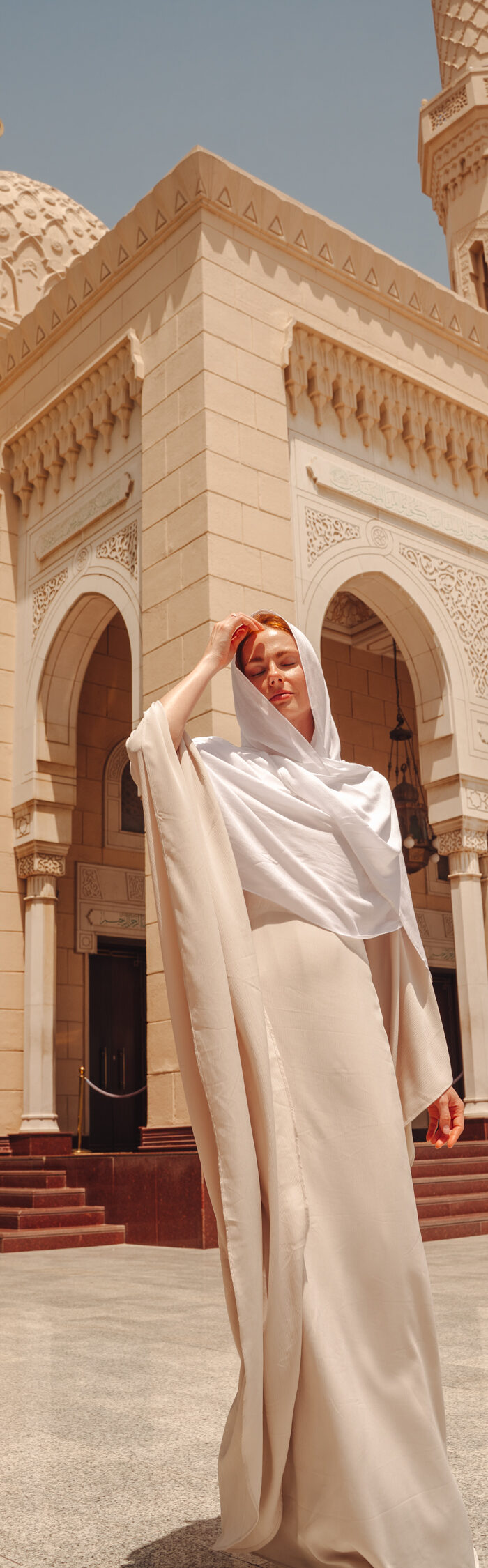 Miss USA 2011 Alyssa Campanella of The A List blog visits Jumeirah Mosque in Dubai